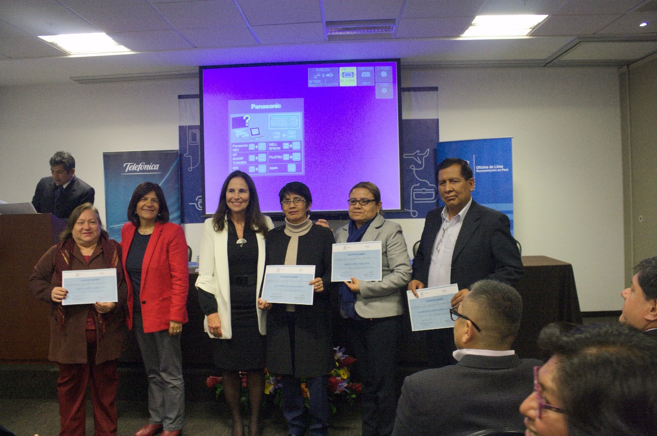 Teléfonica y Unesco publican experiencias exitosas en tecnología de 15 docentes de Piura Teléfonica y Unesco publican experiencias exitosas en tecnología de 15 docentes de Piura