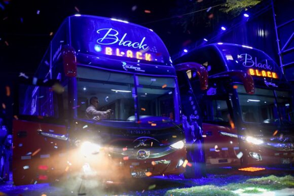 Sullana Express presenta nuevos buses