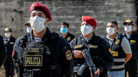 Policía