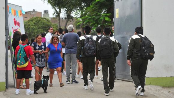 ¿Habrá clases el 31 de octubre en colegios de Perú?