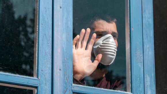 Aislamiento | Cuarentena covi-19 | COVID-19: si quieres aislarte en casa, tu jefe no te puede exigir documentos o pruebas de descarte
