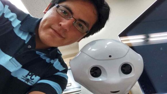 Dante Arroyo crea robots cálidos