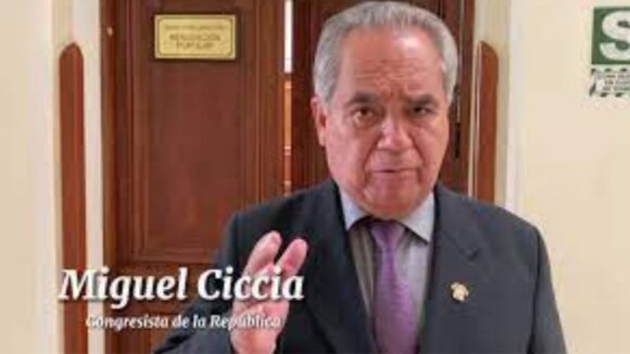 Miguel Ciccia Vásquez es congresista del partido Renovación Popular