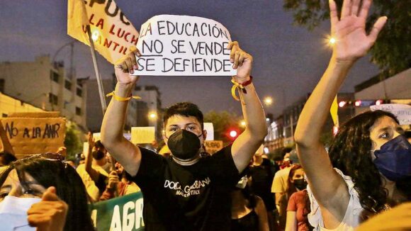 Congreso pretende aprobar contrarreforma universitaria