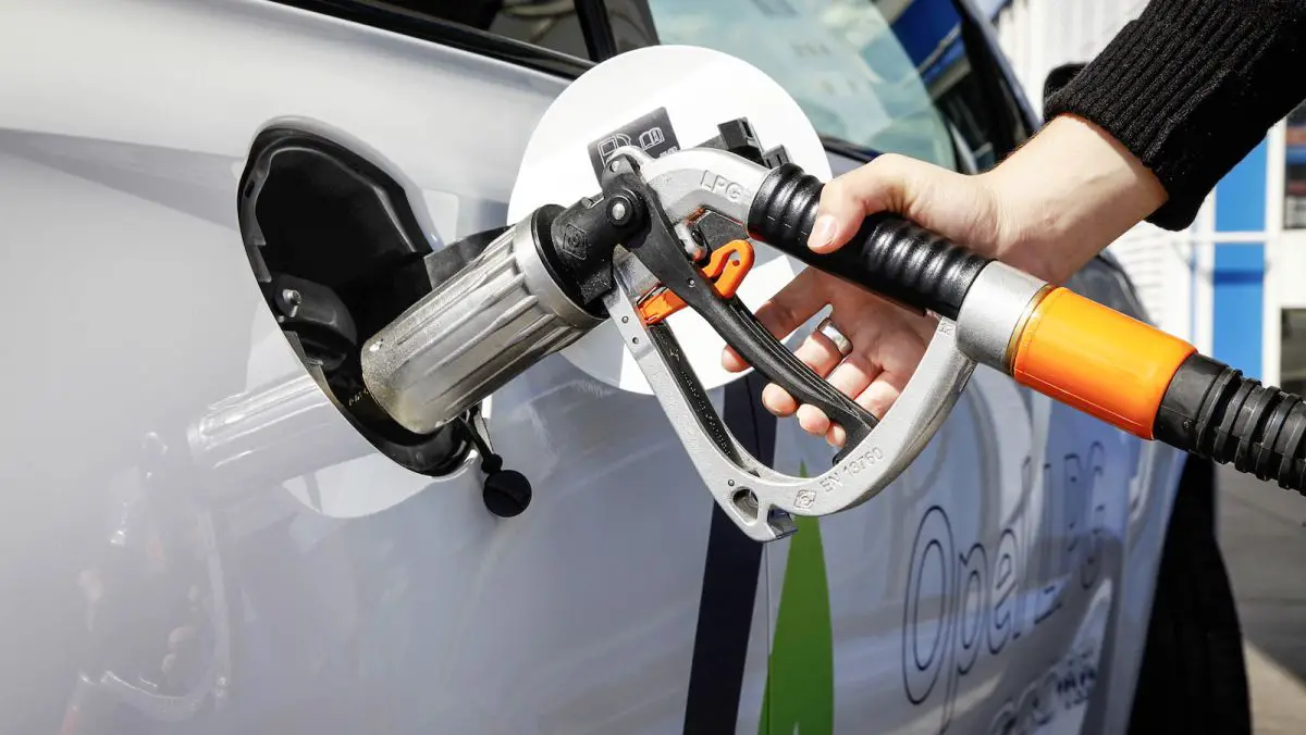 Alza de combustible