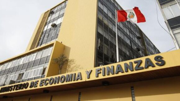 MEF proyecta política fiscal altamente expansiva para el 2023