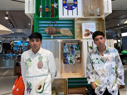 Los gemelos peruanos, Paulo y Roberto Ruiz, se inspiran en la cultura del Perú para los productos de su marca. 