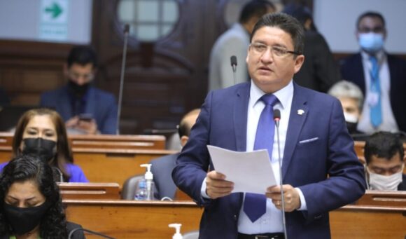 Los niños de Acción Popular: hoja de vida de Juan Carlos Mori