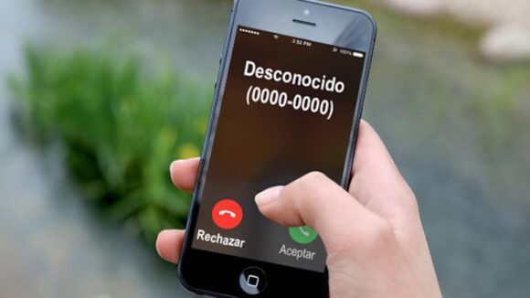 ¿Cómo saber el nombre de una persona con su número de celular?