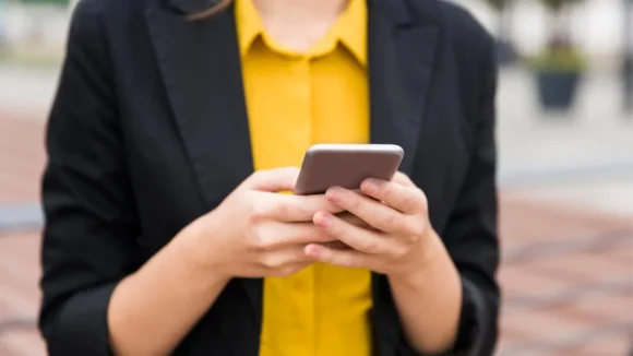 ¿Cómo saber a quién pertenece un número de celular?