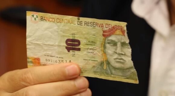 que bancos pueden Cambiar billetes rotos