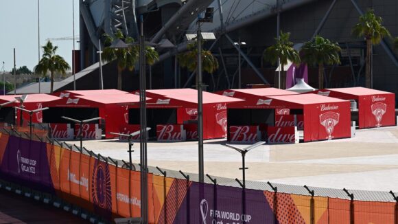 Budweiser regalará la cerveza que no vendió al ganador del Mundial Qatar 2022