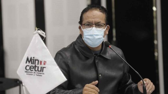 Roberto Sánchez Palomino como representante del MINCETUR