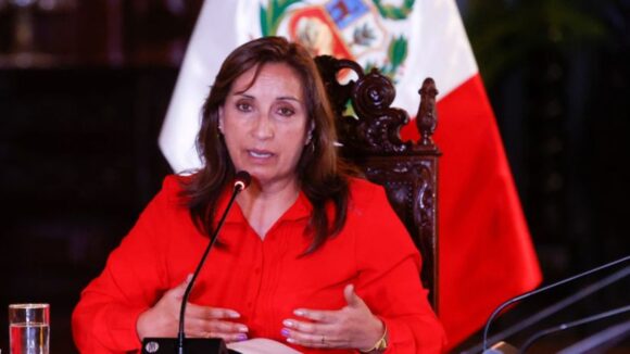 Dina Boluarte gobernadores regionales