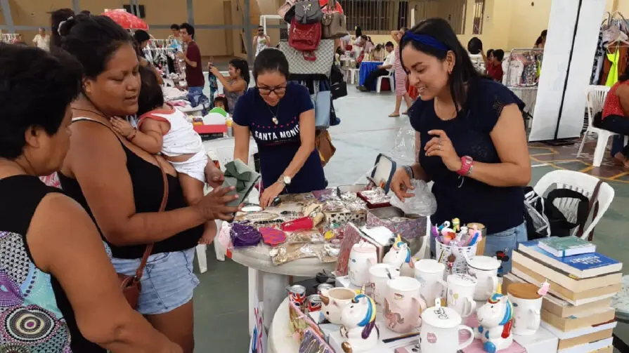 feria navideña en Piura