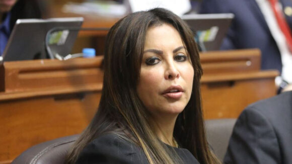 ¿Cuánto gana un congresista en Perú?