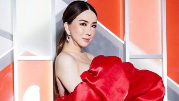Anne Jakkaphong