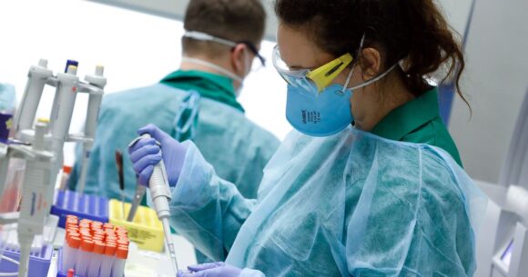 Covid-19: Un informe señala que virus se elaboró en un laboratorio de China