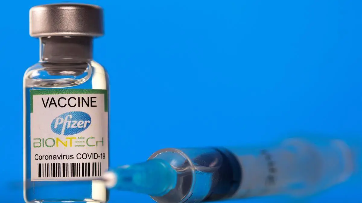 Pfizer: Vacuna contra el COVID-19 se convirtió en el fármaco que genera más ingresos en el mundo