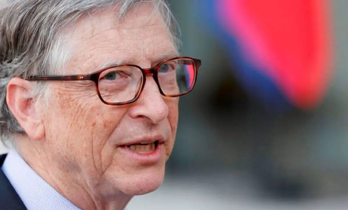 Bill Gates: “Existe la posibilidad de que aparezca una IA ‘fuerte’ que podría establecer sus propios objetivos”