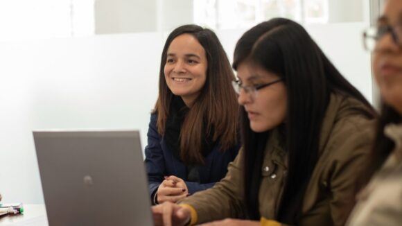 requisitos que no deben exigir las universidades para tramitar grados o títulos?