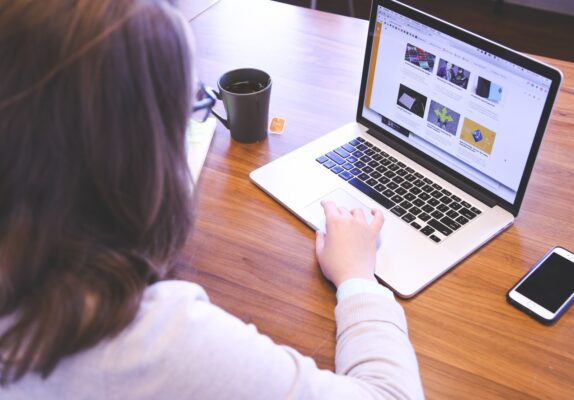 Minedu, SBS y entidades financieras lanzan curso de educación financiera para docentes