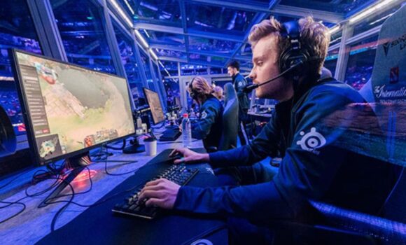 EEUU demanda a Activision por violar derechos de jugadores de eSports al limitar sus salarios