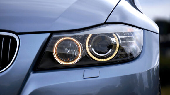 fallo seguridad faros autos