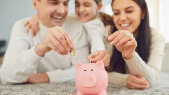 Asignación familiar: ¿Si la madre y el padre trabajan en la misma empresa, a quién le corresponde este beneficio?