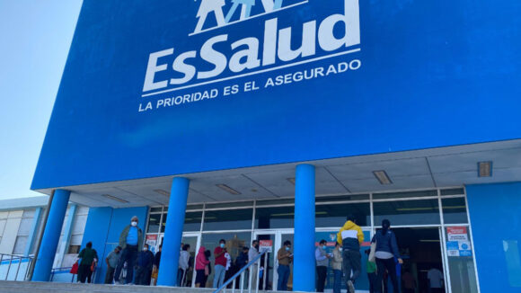 trabajadores essalud huelga indefinida