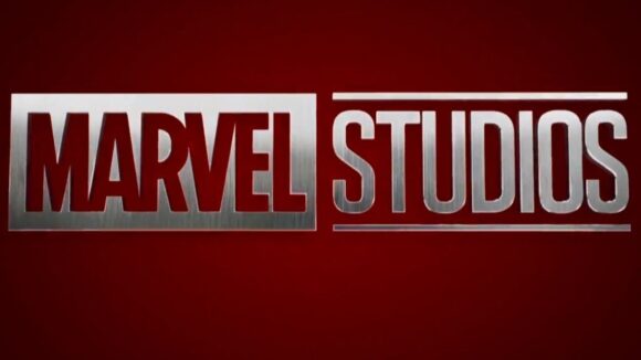 películas de marvel se retrasan un año