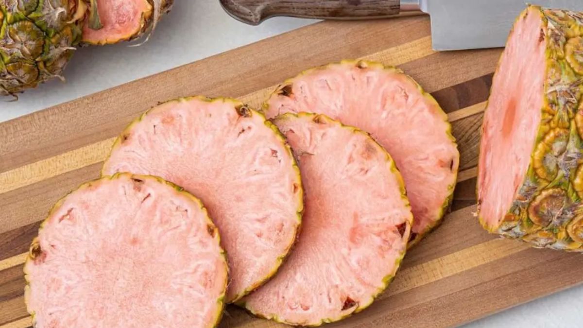 La piña rosada: ¿Cuál es su origen y precio de esta exótica fruta ...
