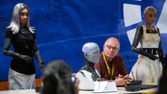 Robots con IA en conferencia de la ONU: “Podemos ser mejores líderes que los mandatarios humanos”
