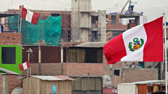Fiestas Patrias: ¿Hasta qué día se coloca la bandera en casa y de cuánto es la multa si no lo haces?