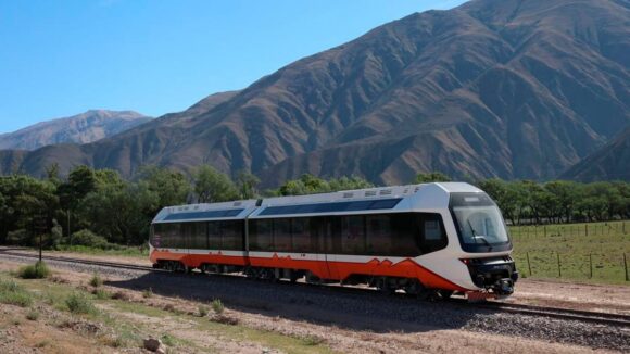 tren de energía solar