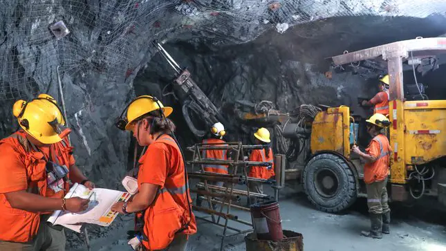 Exploración minera en Perú