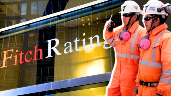 fitch rebajar calificación volcan