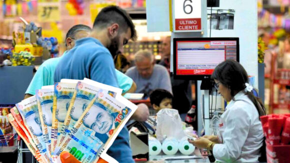 pensión con consumo perú