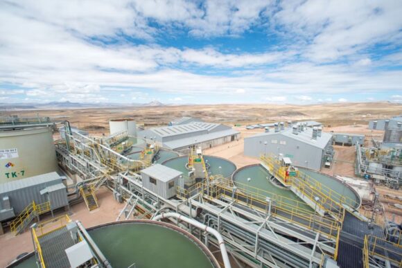 Hochschild Mining impulsa Minera Ares con concesiones en Arequipa y Apurímac