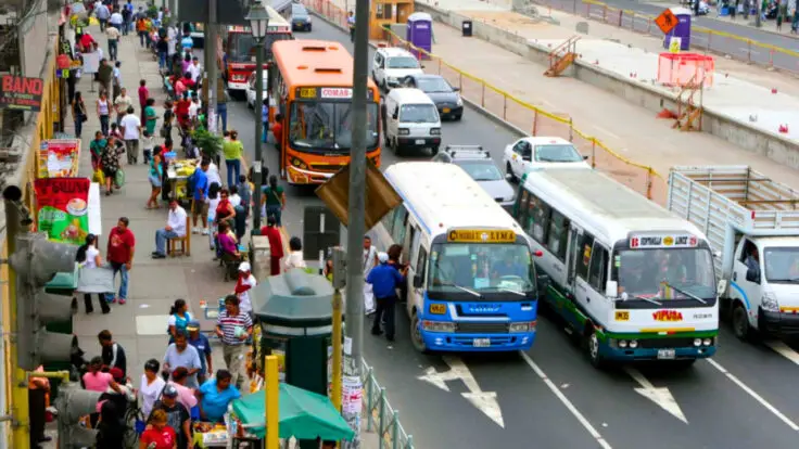 autos y buses eléctricos