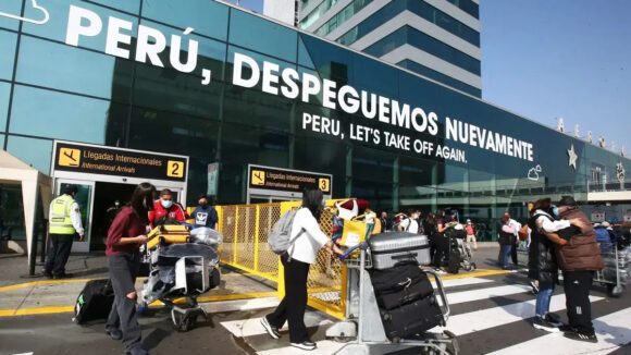 Tráfico aéreo Perú