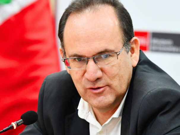 MEF descarta recursos para petroperú