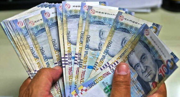 Propuestas de Ley buscan el retiro de la CTS en 2025.