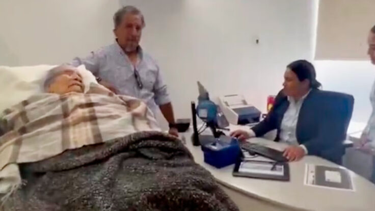 BBVA exige presencia de anciana de 96 años para reactivar pensión