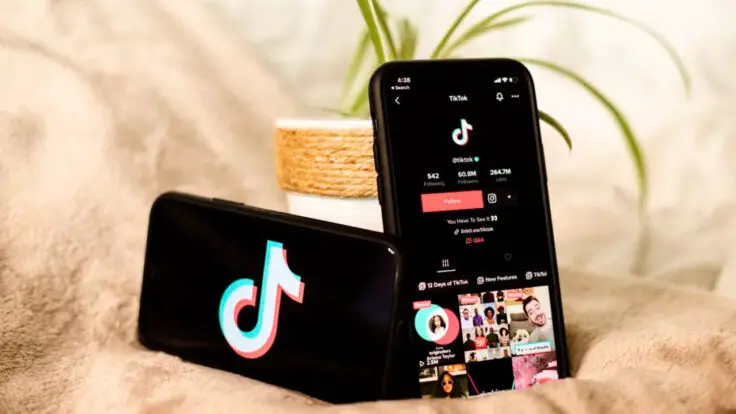 anuncios virales en TikTok usando IA