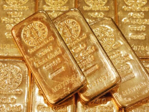 El oro sube y roza los 4,400 dólares: ¿Por qué sigue subiendo pese a la incertidumbre global?