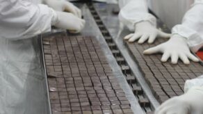 PRODUCE invierte más de S/ 23 millones para fortalecer la cadena del cacao y chocolate en Perú.