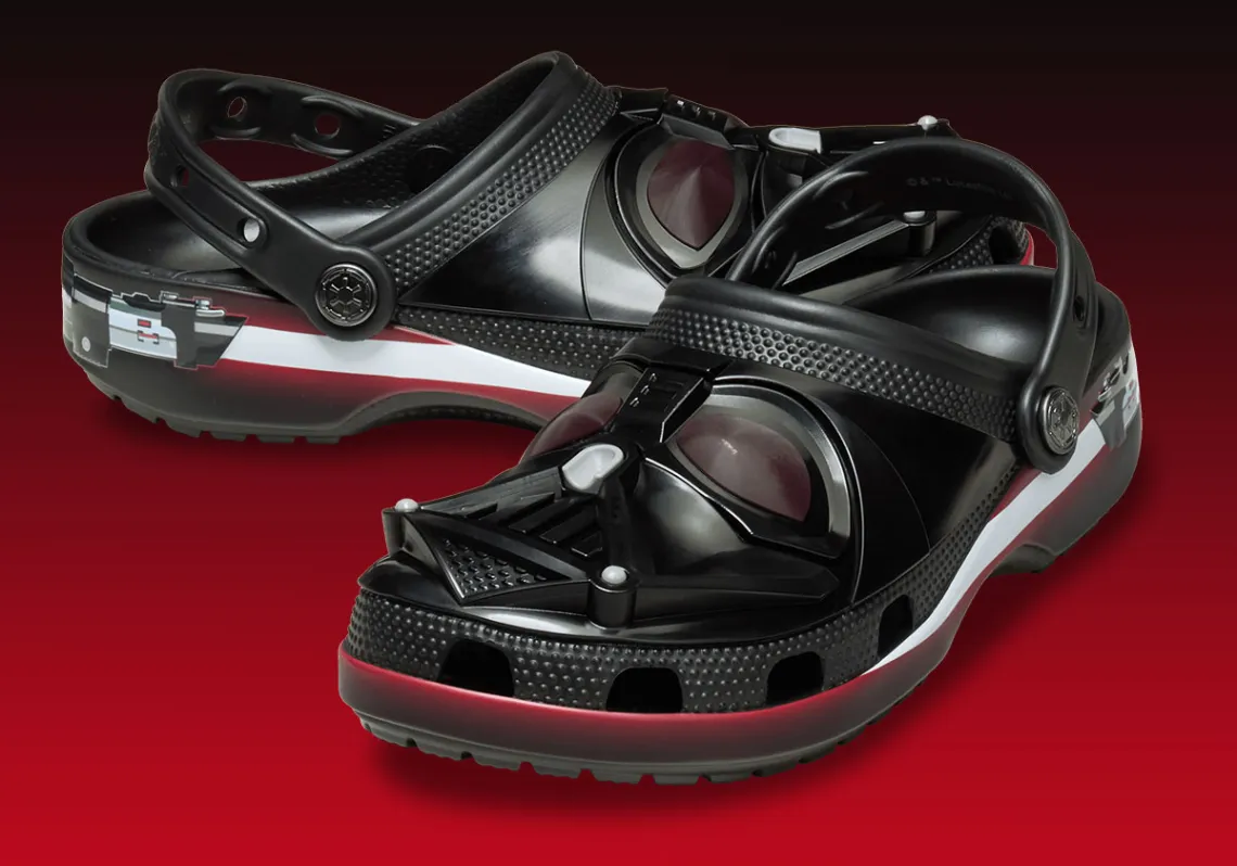 Crocs: Classic Clogs edición Darth Vader
