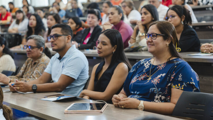 Más de 200 profesores fortalecieron sus competencias en innovación educativa