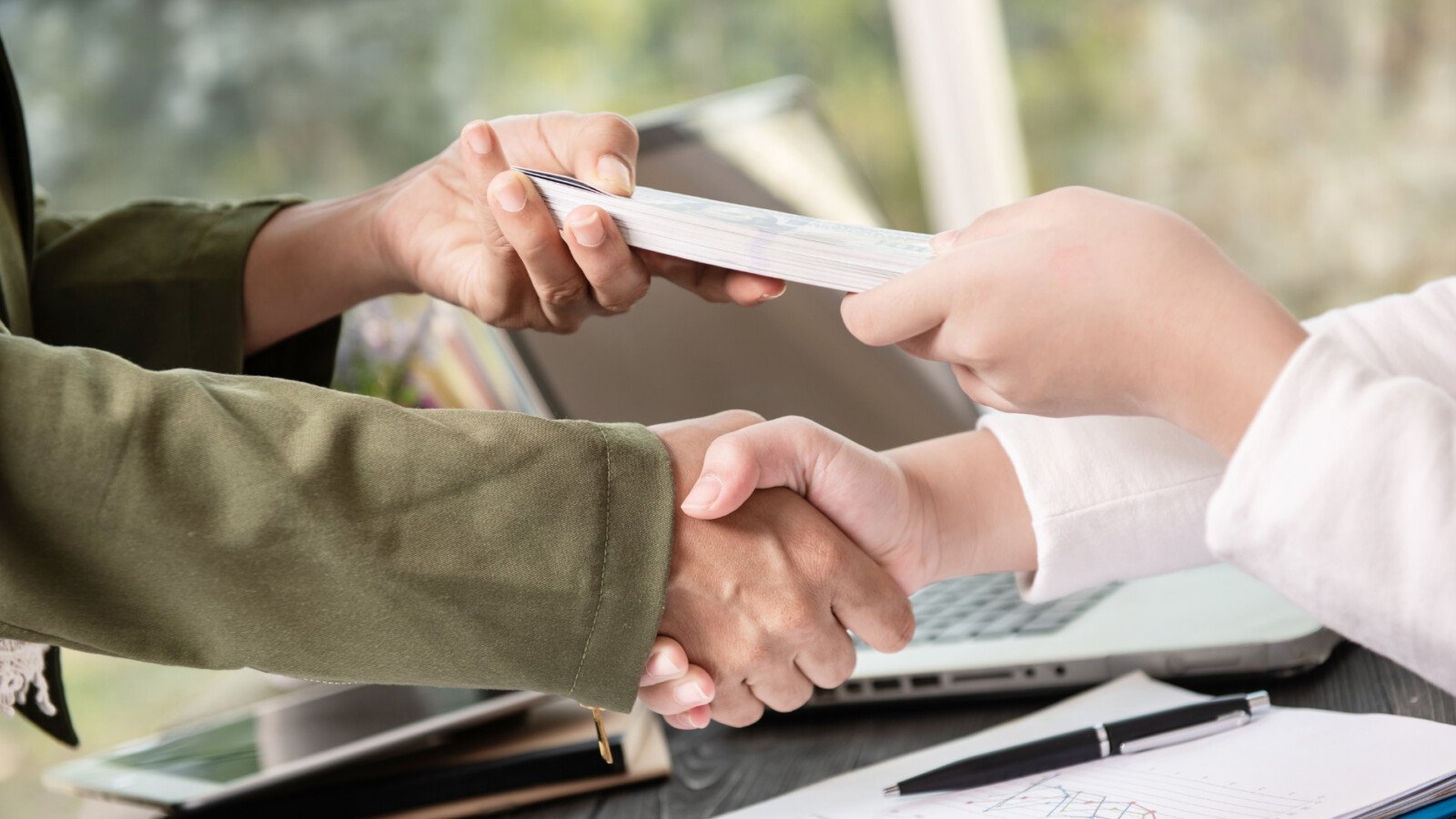 Capitalia otorga financiamiento a emprendedores y pequeñas empresas excluidos del sistema bancario, con créditos respaldados por garantías inmobiliarias de hasta tres veces el monto financiado.